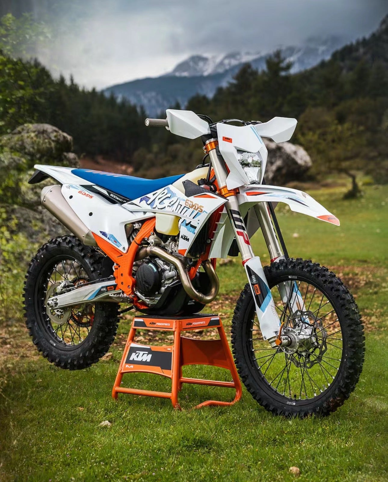 KTM 300 EXC SIX DAYS 2024: Chiếc Xe Đua Enduro Được Mong Đợi Nhất Năm - MÔTÔ ĐỊA HÌNH